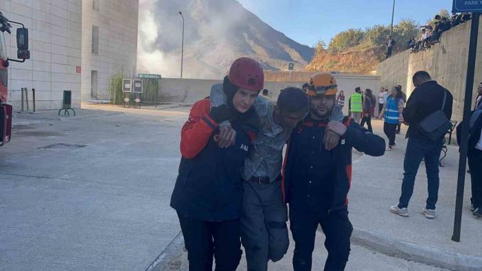 Hakkari'de deprem ve yangın tatbikatı