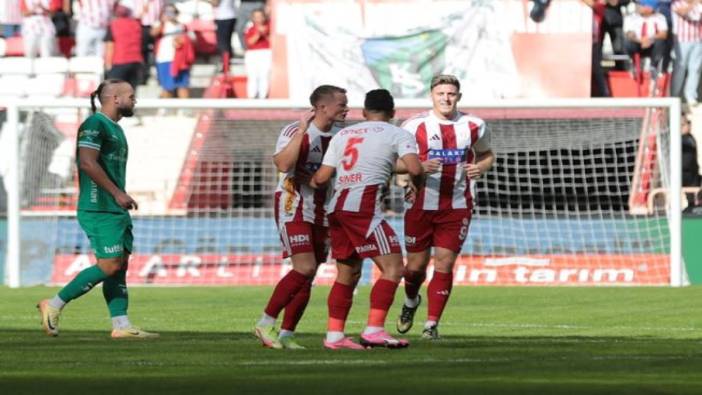 Gol düellosunu kazanan Antalyaspor. Antalyaspor 3-2 Bodrum FK