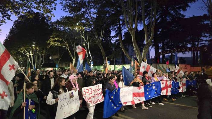 Gürcistan’da muhalefet partilerinden protesto! Yeniden seçim istiyorlar