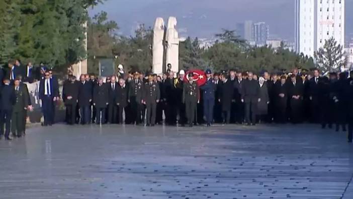 Büyük Önder Atatürk'ü anıyoruz. Devlet erkanı Anıtkabir'de Ata'nın huzurunda