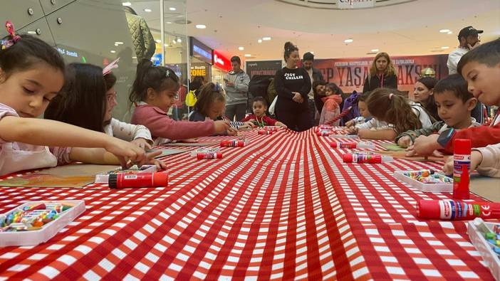 Çocuklar eğleniyor, anne babalar bilinçleniyor