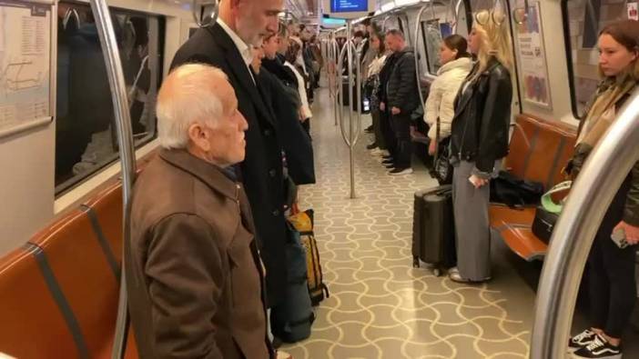 Metrolar saat 9'u 5 geçe Atatürk için durdu