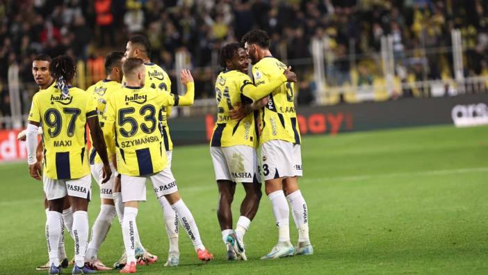 Fenerbahçe gol yemeden kazanıyor. Ligde en az gol yiyen takım oldular