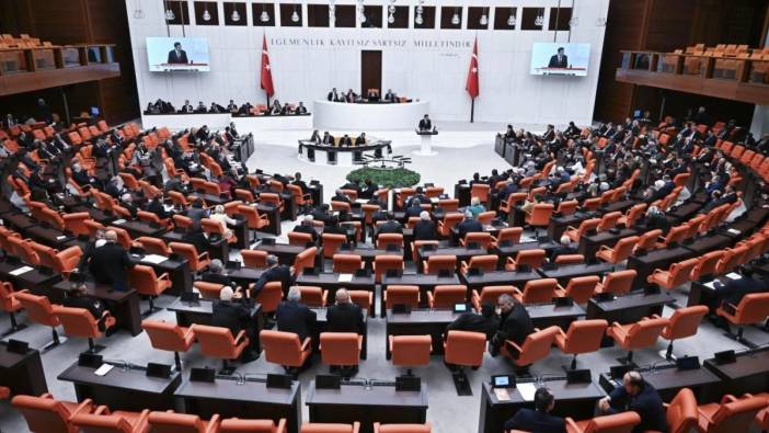 Yargıya ilişkin düzenlemeler içeren 'Noterlik Kanun Teklifi' Meclis'den geçti