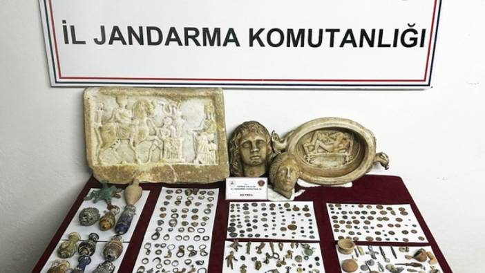 Edirne'de 2 araçta tarih çıktı