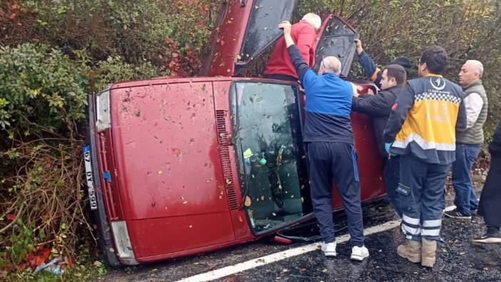 Alaplı’da otomobil kaza yaptı: 3 yaralı