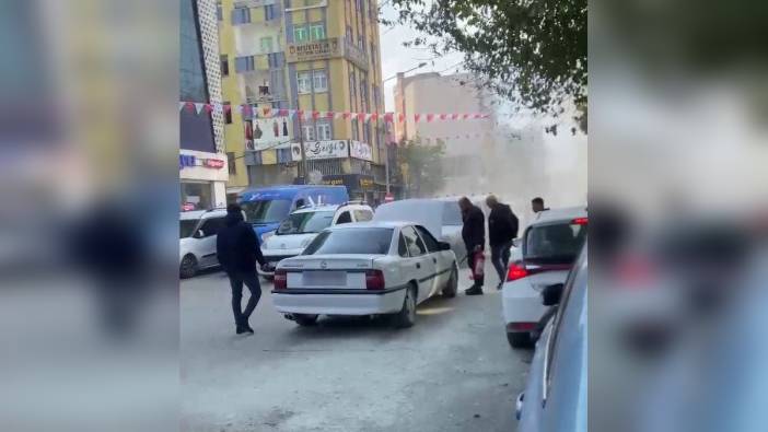 Adıyaman'da otomobil alev aldı, sürücü yangını söndürdü