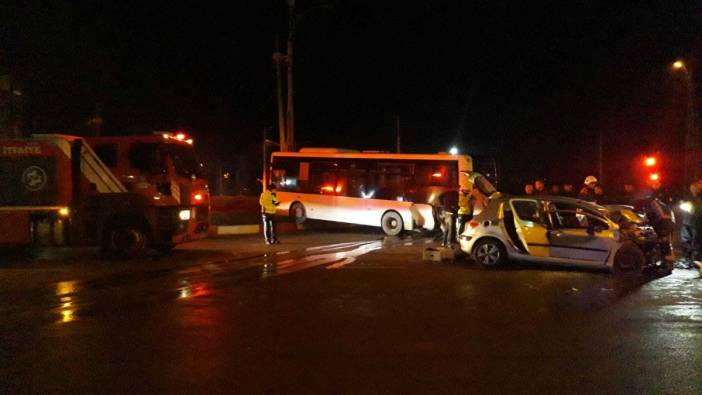 Malatya'da belediye otobüsüyle otomobil çarpıştı: Sürücü öldü