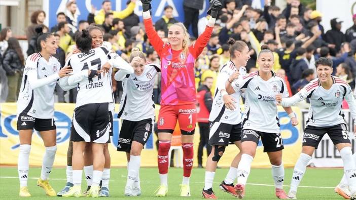 Beşiktaş, Fenerbahçe’nin 8 maçlık serisine son verdi. Derbide müthiş galibiyet