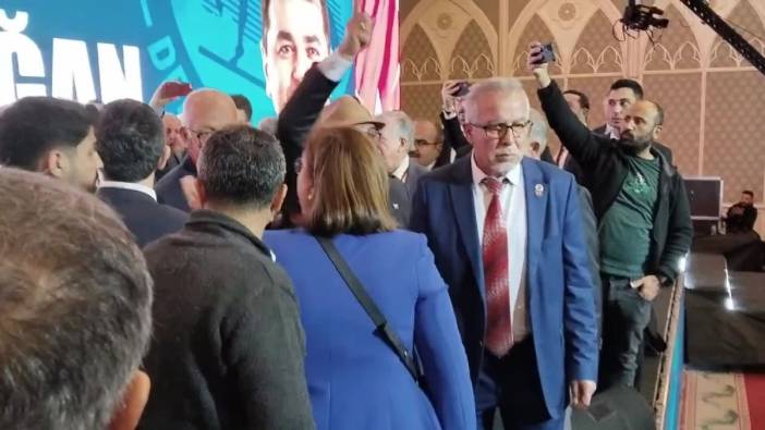 Demokrat Parti Genel Başkanlığı'na yeniden Gültekin Uysal seçildi