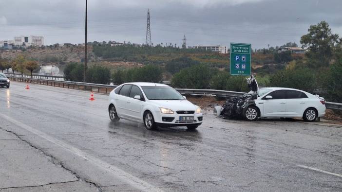 Tarsus’ta korkutan trafik kazası: 4 kişi yaralandı.