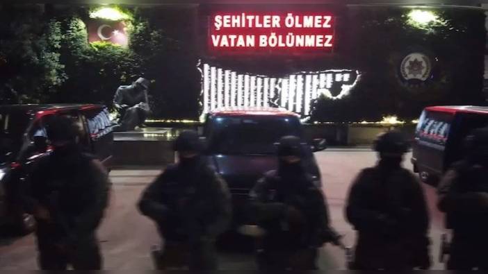 Bağcılar'da Molotoflu Saldırı: Üç Şüpheli Gözaltında