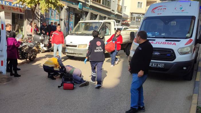 14 yaşındaki motosikletli sürücü yolda yürüyen yaşlı kadına çarptı