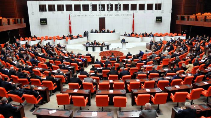 Belediye yetkileri bakanlığa devrediliyor. AKP'den tartışmalı yasa teklifi