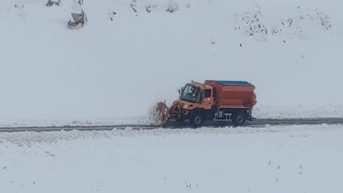 Van’da kar yağışı ve sis: Sürücüler zor anlar yaşadı