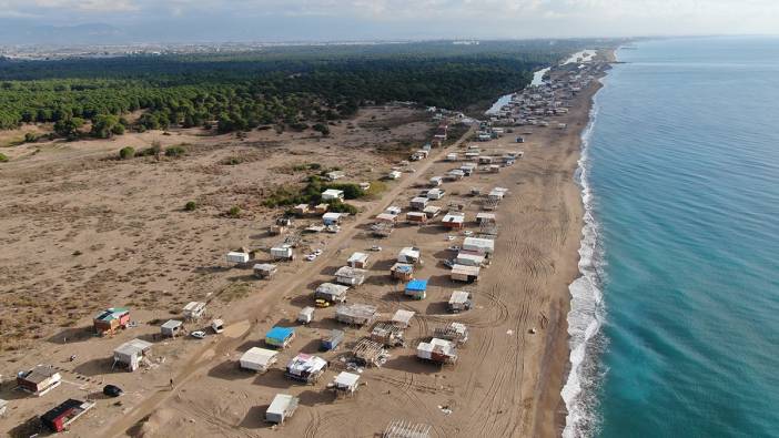 Antalya'da denize sıfır çardaklar yine yıkılamadı