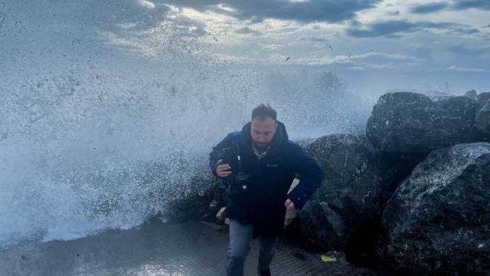 İstanbul'da deniz taştı deniz anaları karaya vurdu