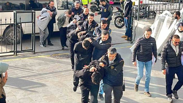 Polis kılığına girerek 25 milyon TL dolandırdılar! 8 kişi tutuklandı