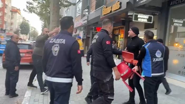 Avcılar’da esnaf ile zabıta arasında kaldırım kavgası