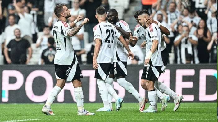 Beşiktaş’ta forvet belirsizliği. Van Bronckhorst’un 11’i şekilleniyor