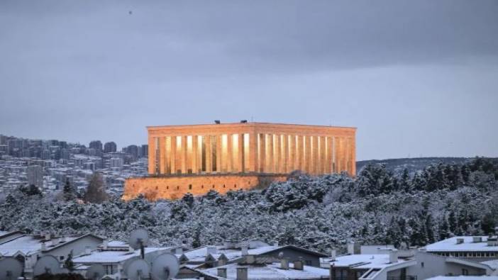 Ankara’da kar yağışı her yeri beyaza bürüdü: Anıtkabir'den muhteşem fotoğraf