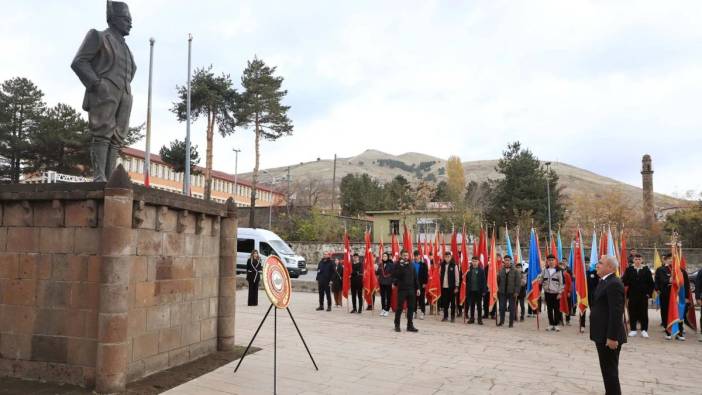 Bitlis’te 24 Kasım Öğretmenler Günü kutlamaları