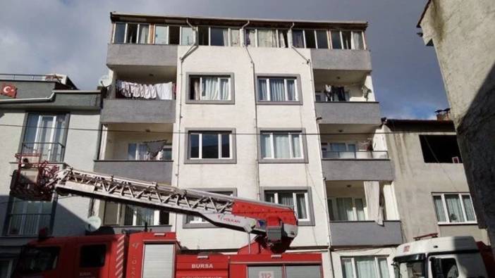 5 katlı apartmanın çatı katında yangın!