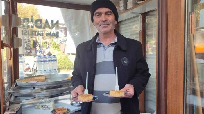 Baba mesleği olan Şam tatlıcılığını sürdürüyor