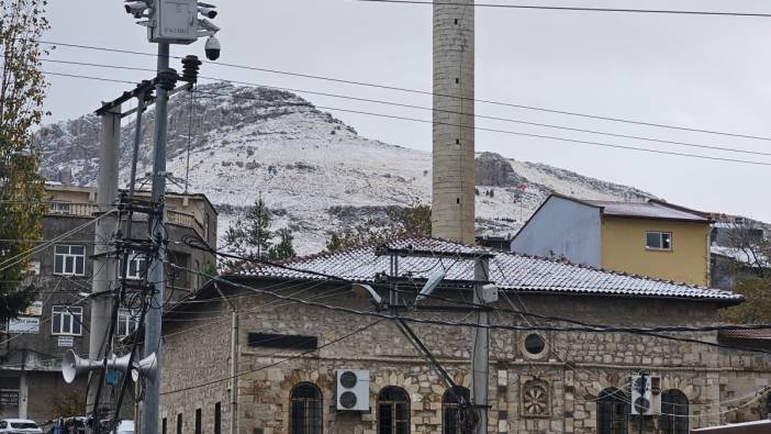 Diyarbakır’a mevsimin ilk karı yağdı