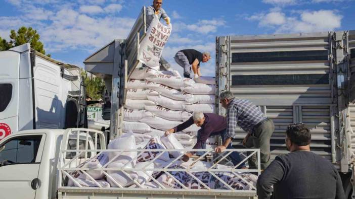 Mersin’de belediyeden üreticilere yem desteği