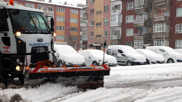 Erzurum'da eğitime kar molası