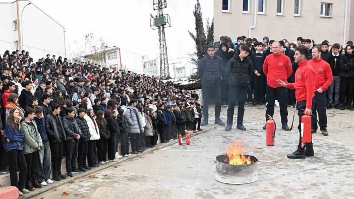 Bozüyük’te lise öğrencilerine yangın eğitimi