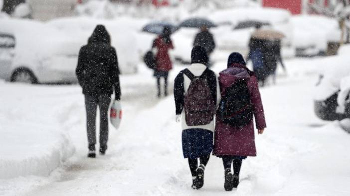 Kayseri’de olumsuz hava şartları okullar yarın da tatil edildi. Okullara kar engeli!