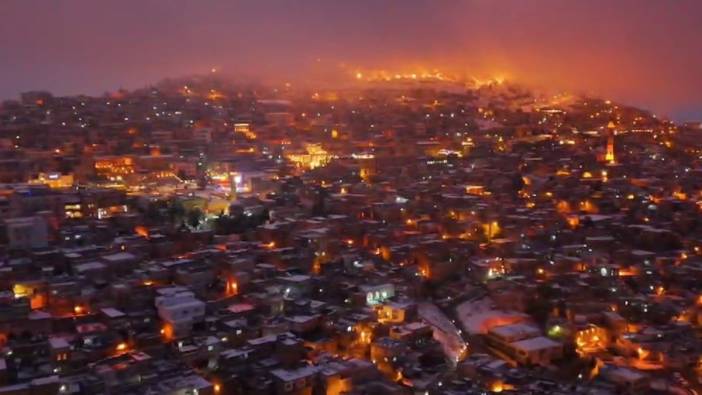 Beyaza bürünen Mardin, gece havadan görüntülendi