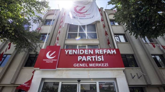 Yeniden Refah Partisinde istifa depremi