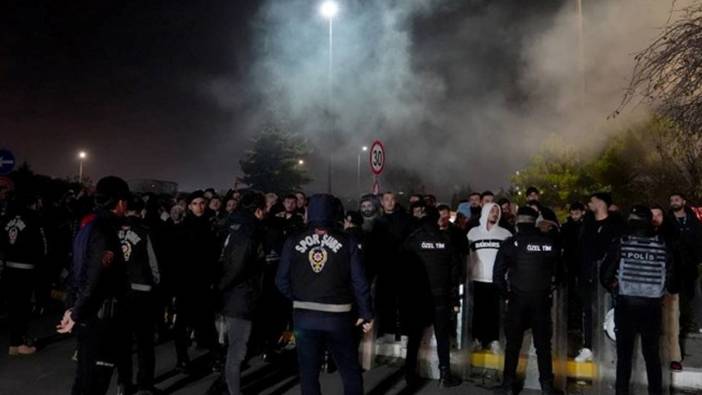 Beşiktaş kafilesine taraftardan protesto