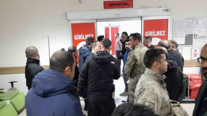 Öğretmenleri taşıyan minibüs kaza yaptı: 14 yaralı var