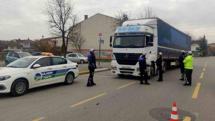 Sakarya’da ağır tonajlı araçlara denetim yapıldı