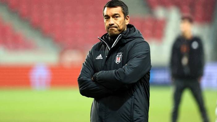 Van Bronckhorst'tan şoke eden tavır. Yeni kriz kapıda