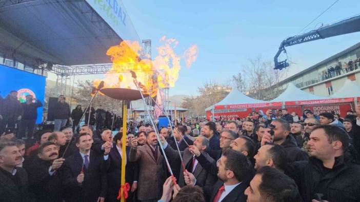 Adilcevaz’da evlere doğal gaz törenle verildi