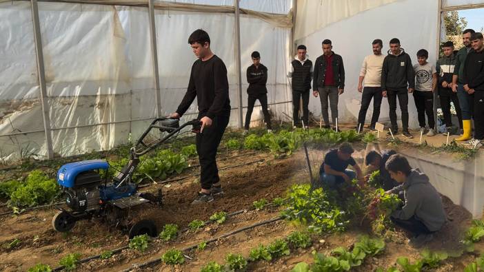 Manisa’da ders zili tarlada çalıyor