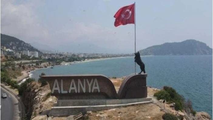 Alanya Belediyesi ve MHP arasında büyük kriz. Bozkurt heykeli fitili ateşledi