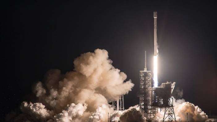 SpaceX Falcon uçuş rekoru kırdı