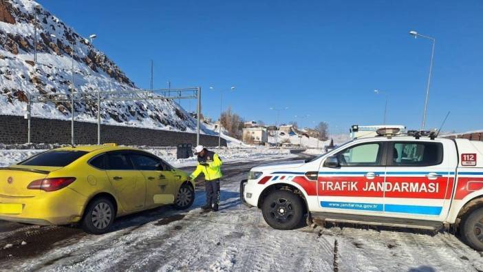 Erzurum’da jandarmadan 33 bin 50 araca kontrol