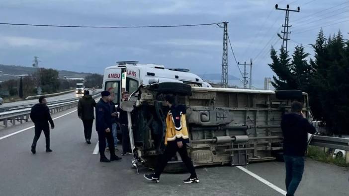 Sinop'ta işçi minibüsü devrildi: Yaralılar var