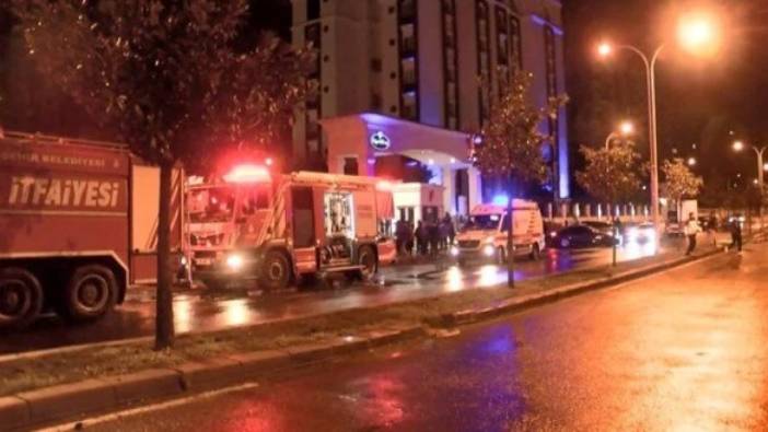 İstanbul'da sitenin otoparkında araç yandı