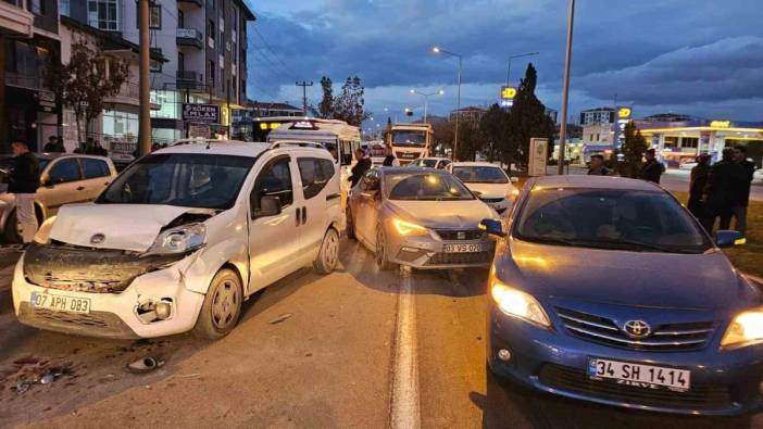 Afyonkarahisar'da zincirleme kaza: 7 yaralı