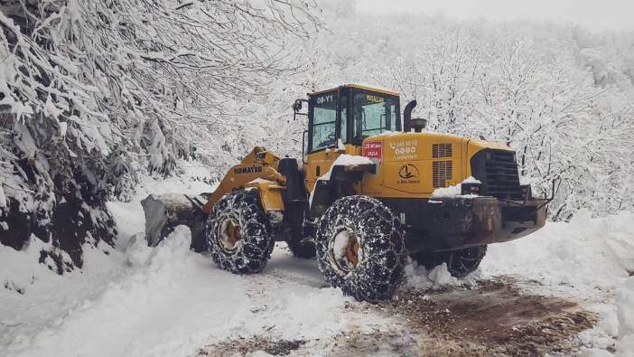 Rize'de 14 köy yoluna ulaşıma 'kar' engeli