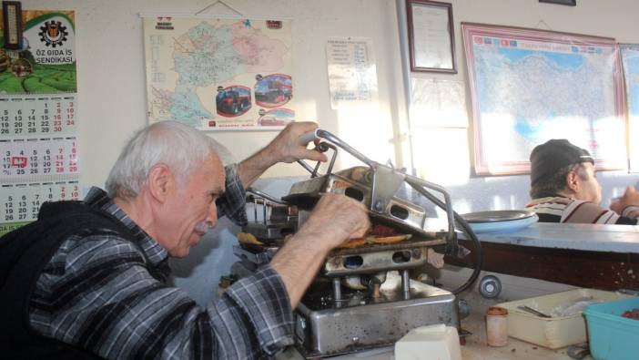 Karaman'da esnaf simitten ucuz tost satmasının sırrını açıkladı