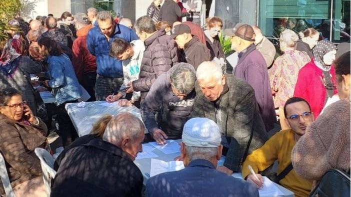 O belediye emeklilere 5 bin TL vereceğini açıkladı. Vatandaşlar belediyeye akın etti!